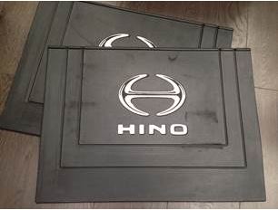 Универсальные брызговики c логотипом HINO